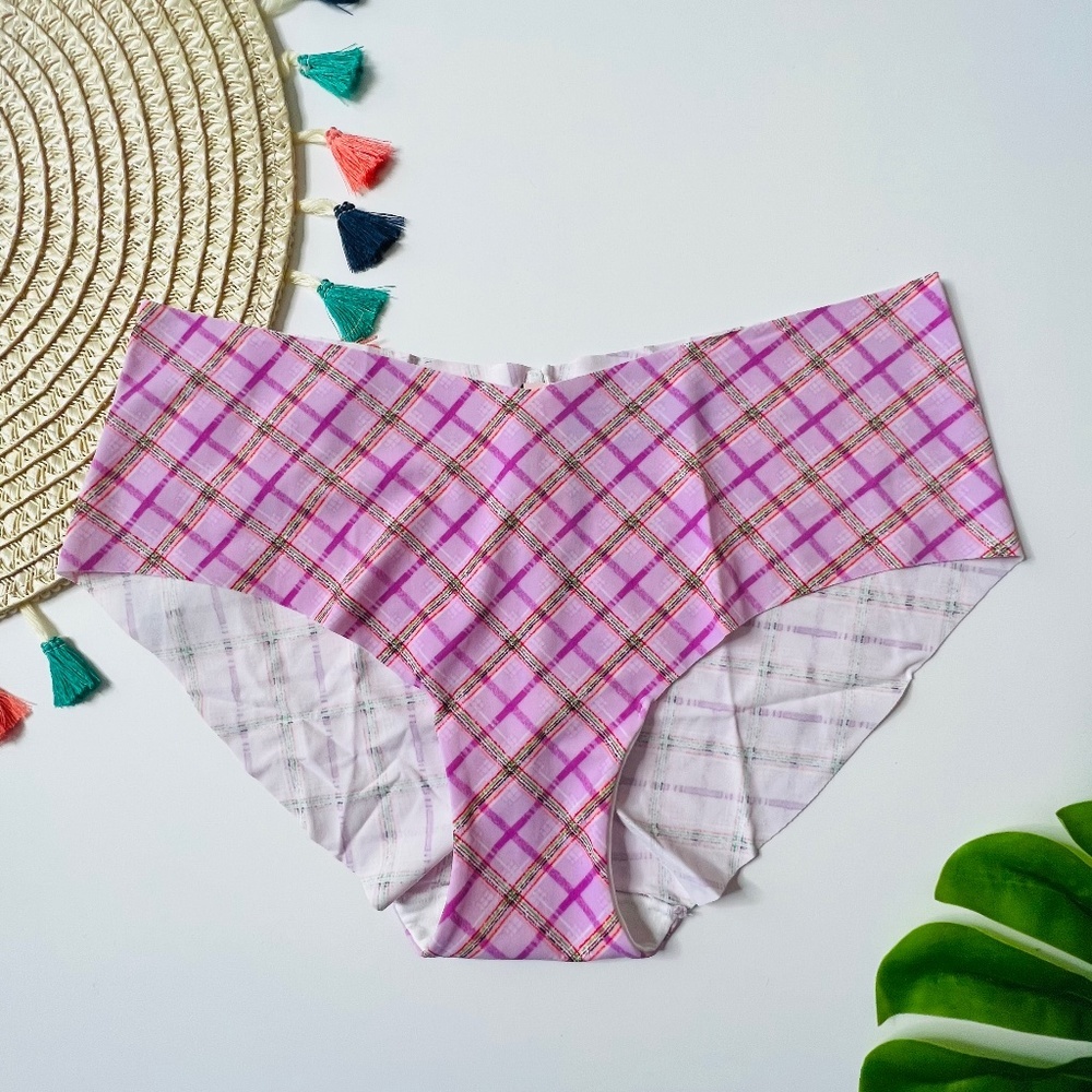 Victoria’s Secret No Show Hipster Panty Frosted Iris Happy Plaid Large NEW